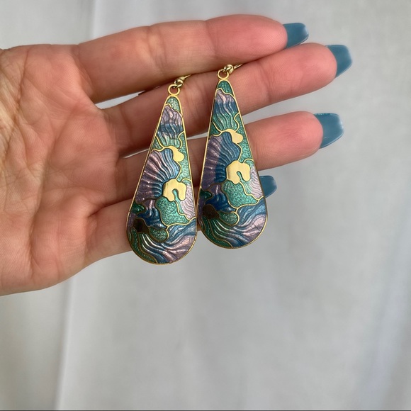 🚫SOLD🚫 VTG 80’s Pastel & Gold Cloisonné Enamel Earrings ✨ Tear Drop Fish and - Picture 4 of 15